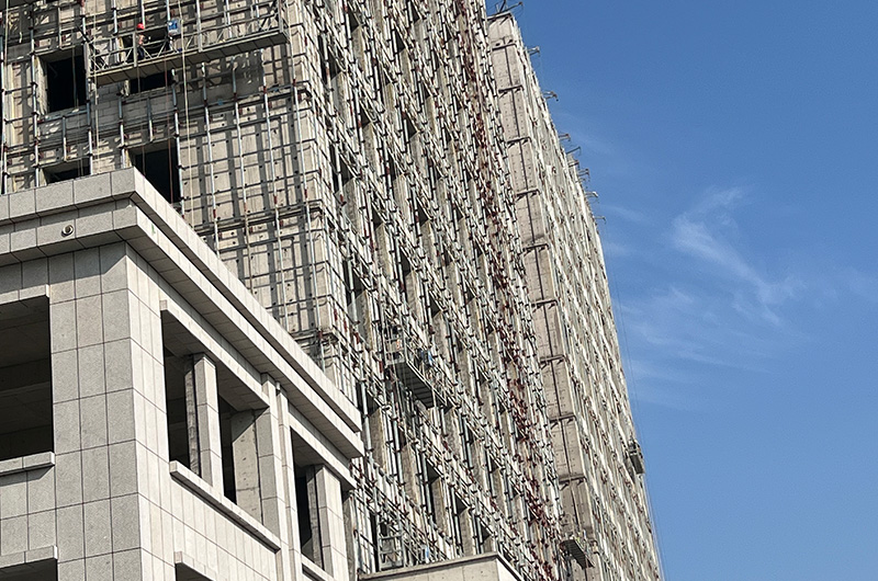 High Rise Suspended Scaffolding: A Cost-Effective Solution for Tall Buildings